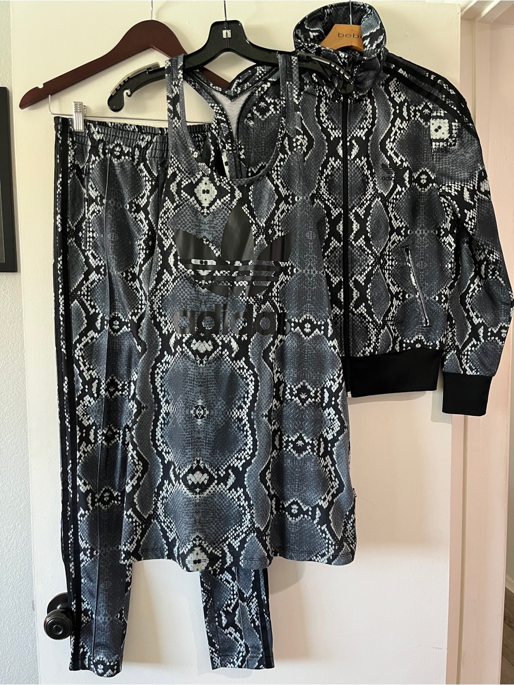 Adidas Originals snake print 3 peice set xs
